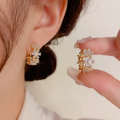 🔥While Supplies Last 40% OFF!🎉 Sparkling Elegant Floral Cluster Hoop Earrings